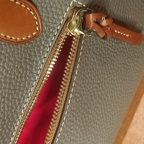 Dooney and Bourke satchel Bag - Picture 14 of 15